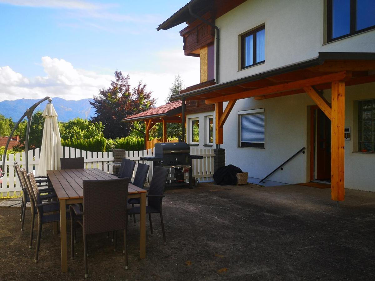 Apartamento Haus Im Grünen Villach Exterior foto